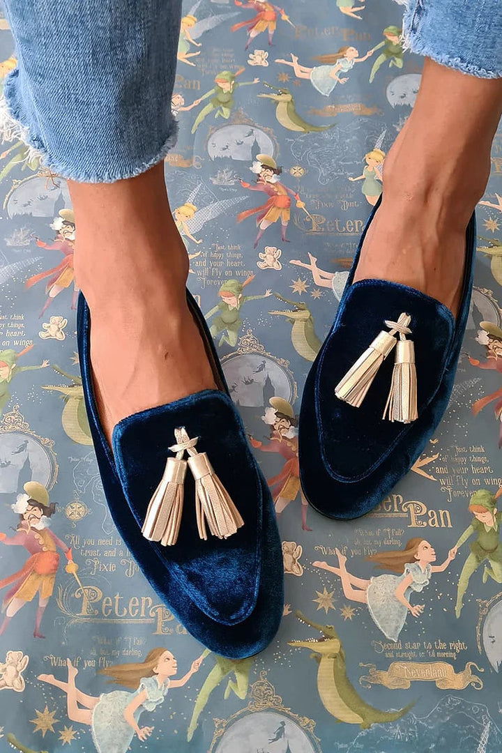 MIDNIGHT ELEGANCE MOCCASIN WITH CHAMPAGNE FRINGE